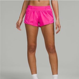 Lululemon Hotty Hot Low-Rise lined 2.5” short